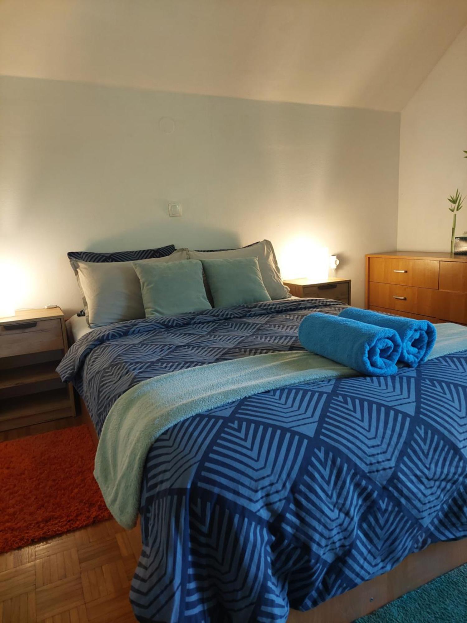 The Riverside Chill Hostel Bled Esterno foto