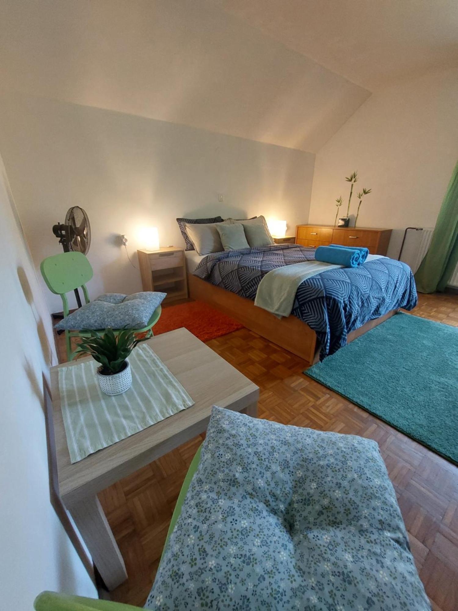 The Riverside Chill Hostel Bled Esterno foto